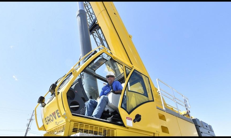 Safety Tips For Crane Operators: Best Practices For Minimizing Risks